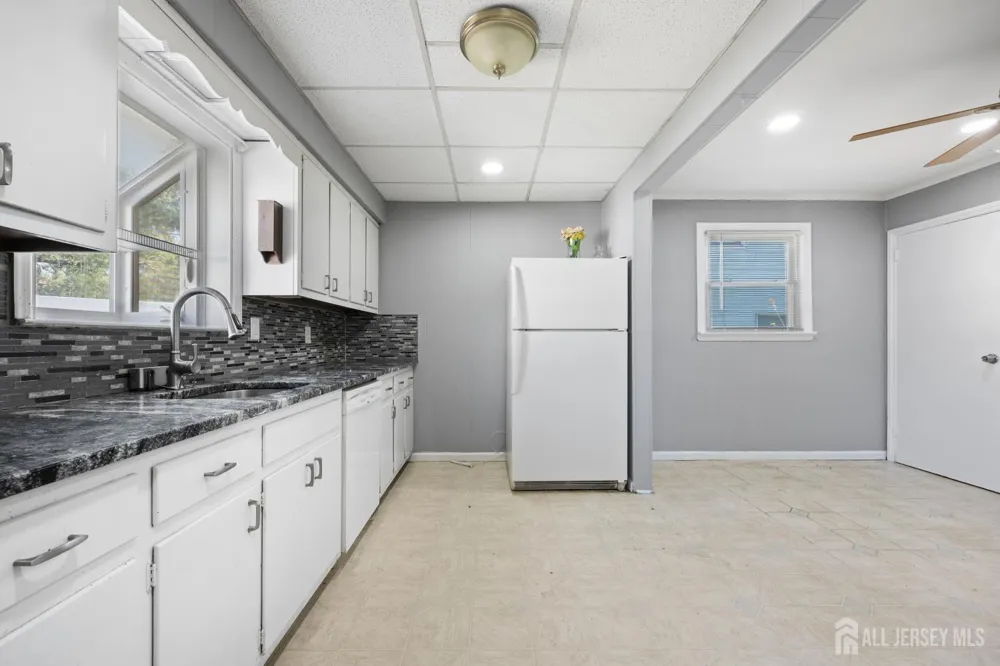 48 Buchanan Avenue Sayreville, NJ 08859