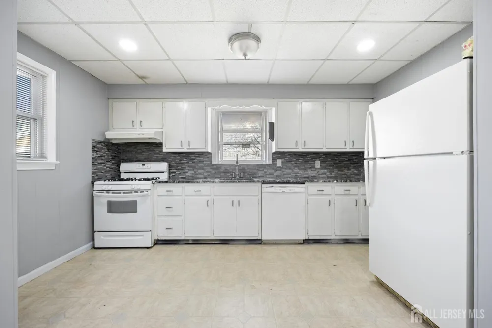 48 Buchanan Avenue Sayreville, NJ 08859