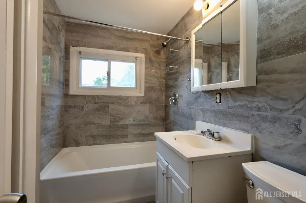 48 Buchanan Avenue Sayreville, NJ 08859