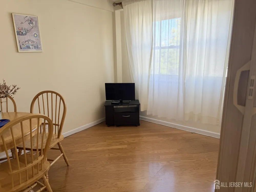 123 S Adelaide Avenue S #2D Highland Park, NJ 08904