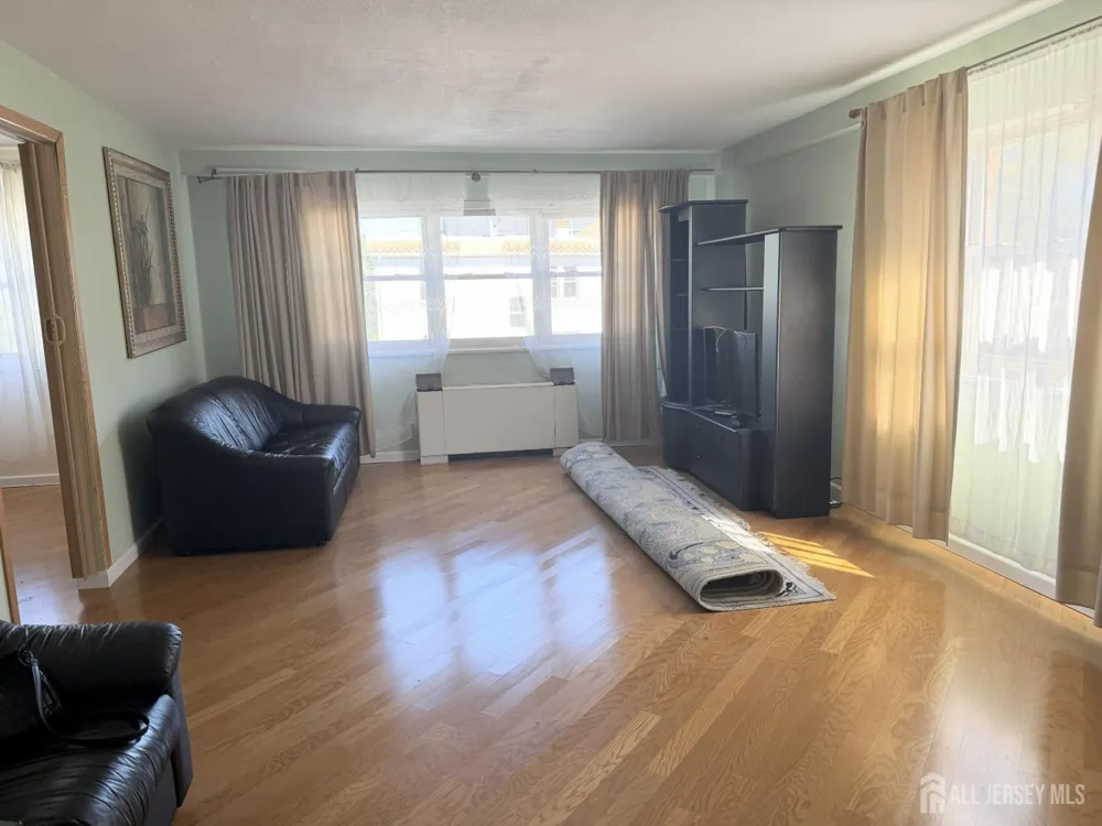 123 S Adelaide Avenue S #2D Highland Park, NJ 08904