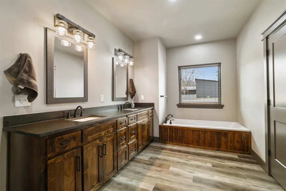 11931 Maximus Lane Kingston, OK 73439