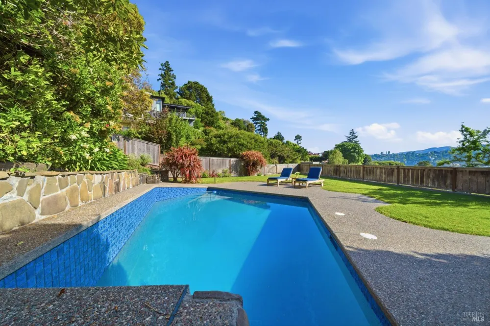 11 Saint Bernard Lane Tiburon, CA 94920