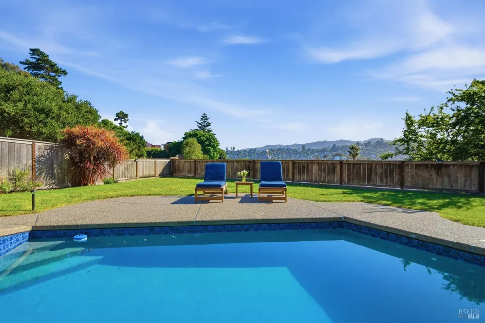 11 Saint Bernard Lane Tiburon, CA 94920