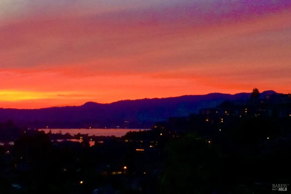11 Saint Bernard Lane Tiburon, CA 94920