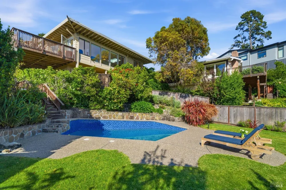 11 Saint Bernard Lane Tiburon, CA 94920