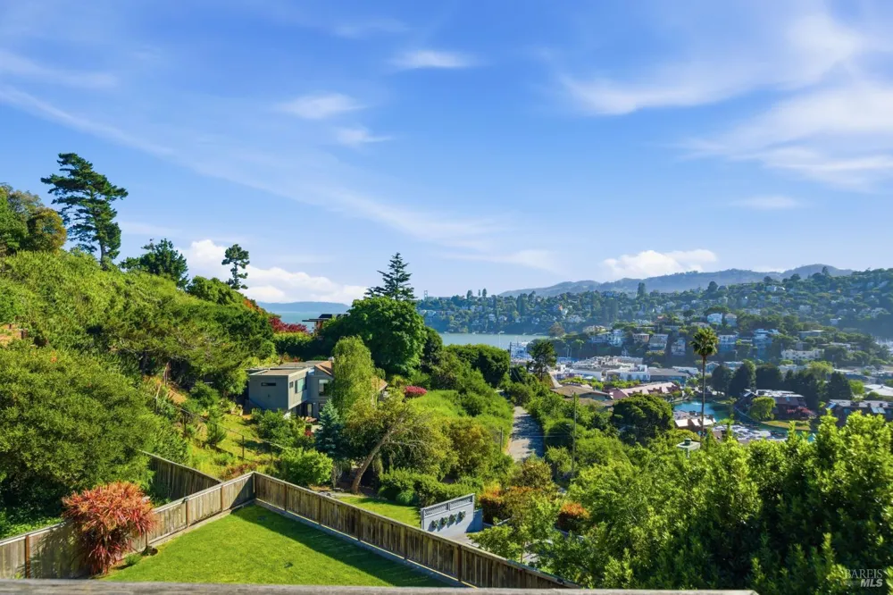 11 Saint Bernard Lane Tiburon, CA 94920