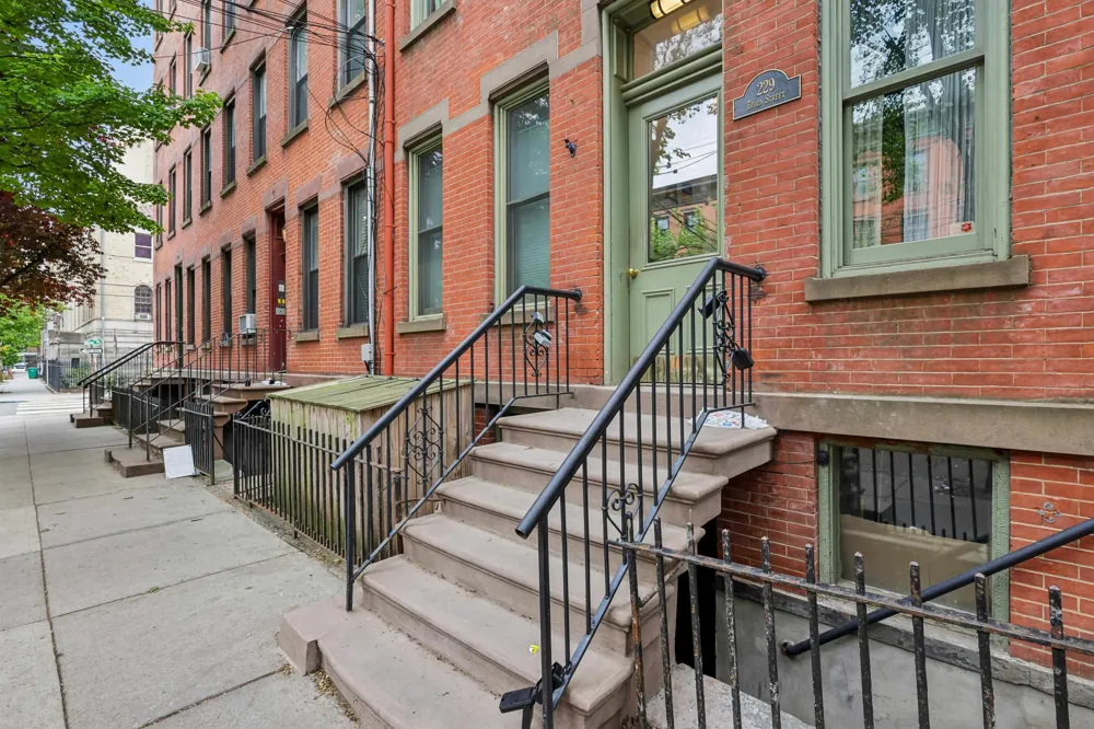 229 3RD ST Jersey City, NJ 07302