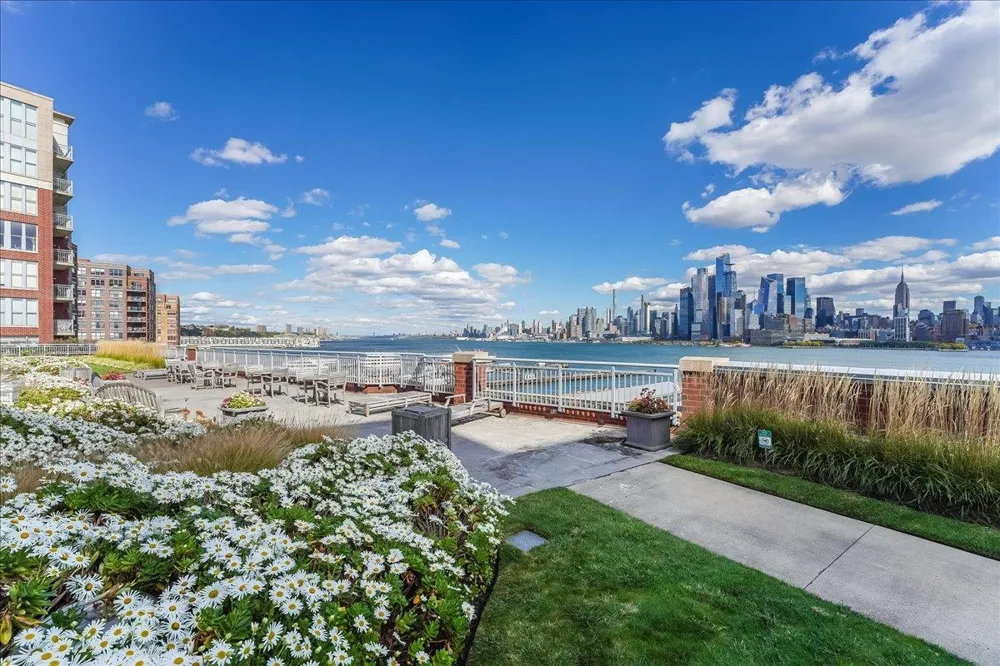 1125 MAXWELL LANE Hoboken, NJ 07030