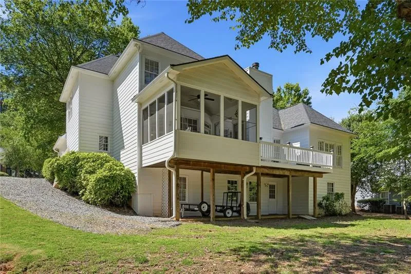 1032 Chippendale Trail SW Marietta, GA 30064