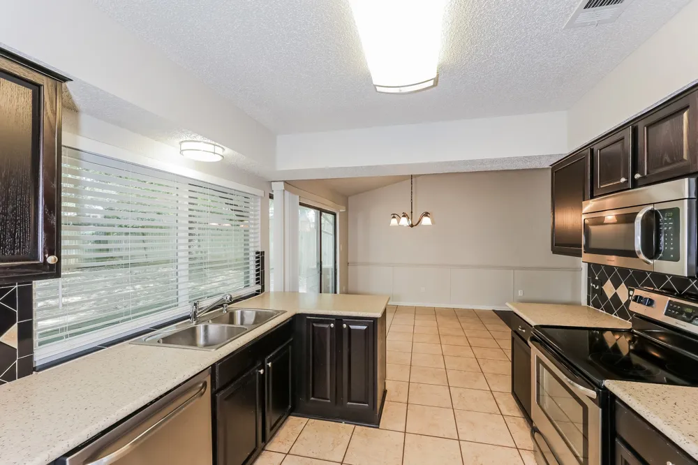 1800 Chittam Drive Euless, TX 76039
