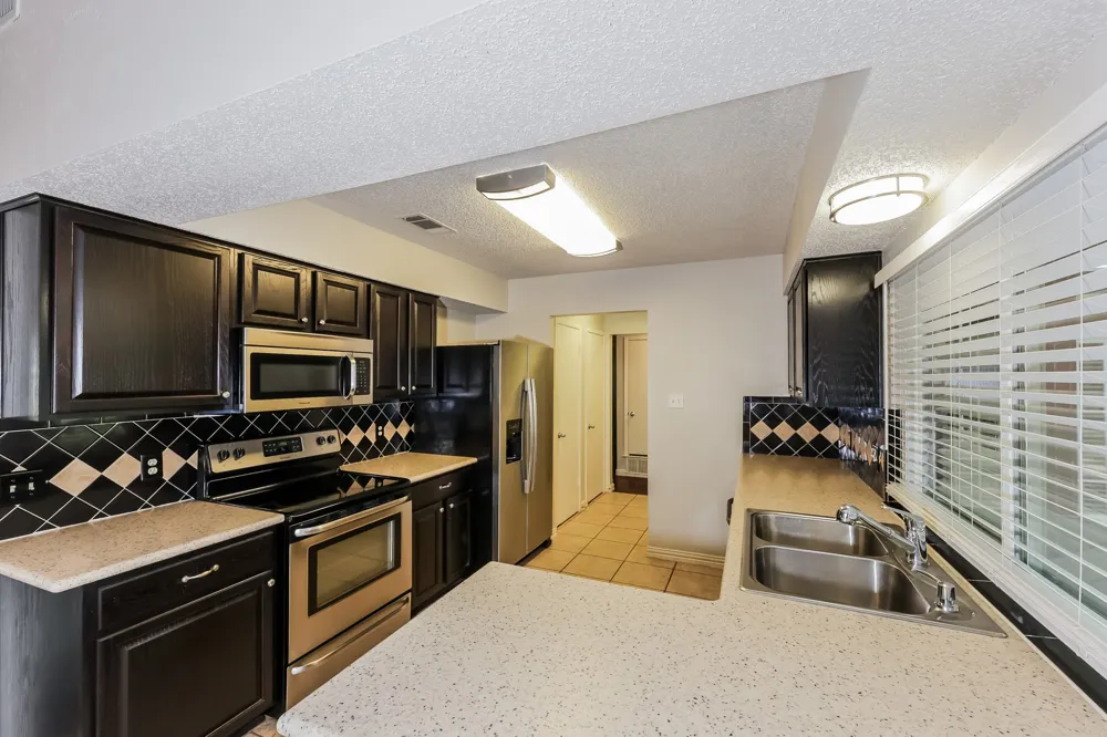 1800 Chittam Drive Euless, TX 76039