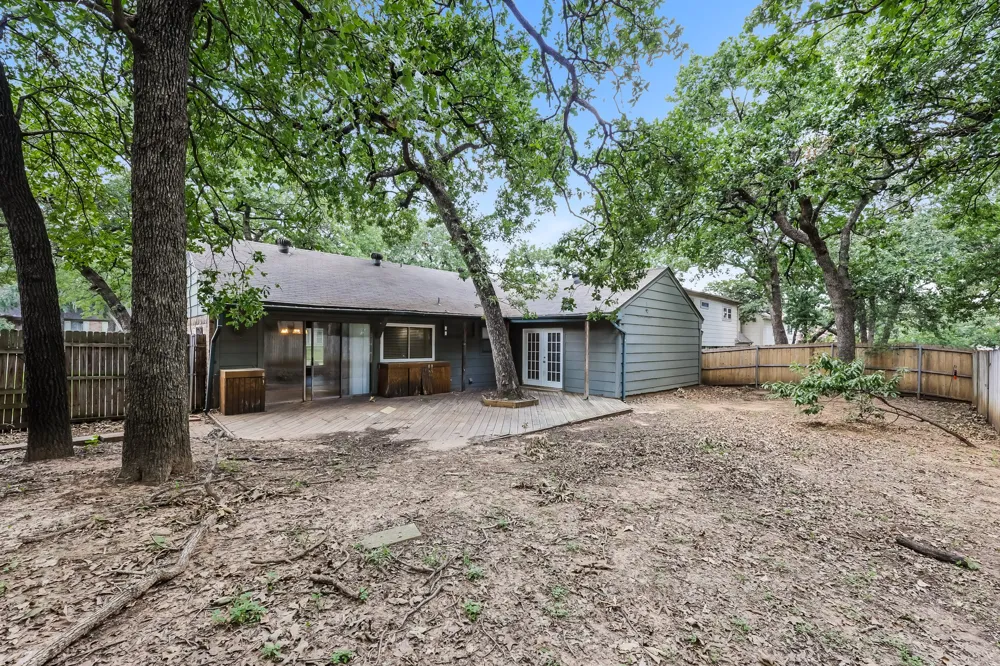 1800 Chittam Drive Euless, TX 76039
