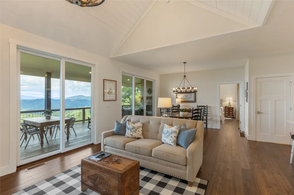 11 Owls Nest Lane Glenville, NC 28736