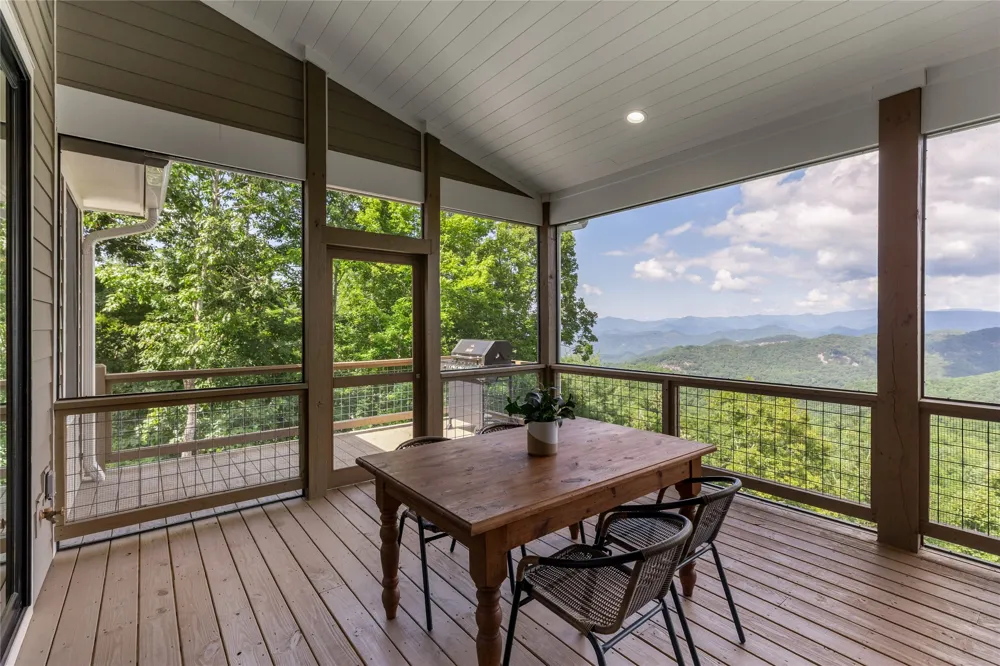 11 Owls Nest Lane Glenville, NC 28736
