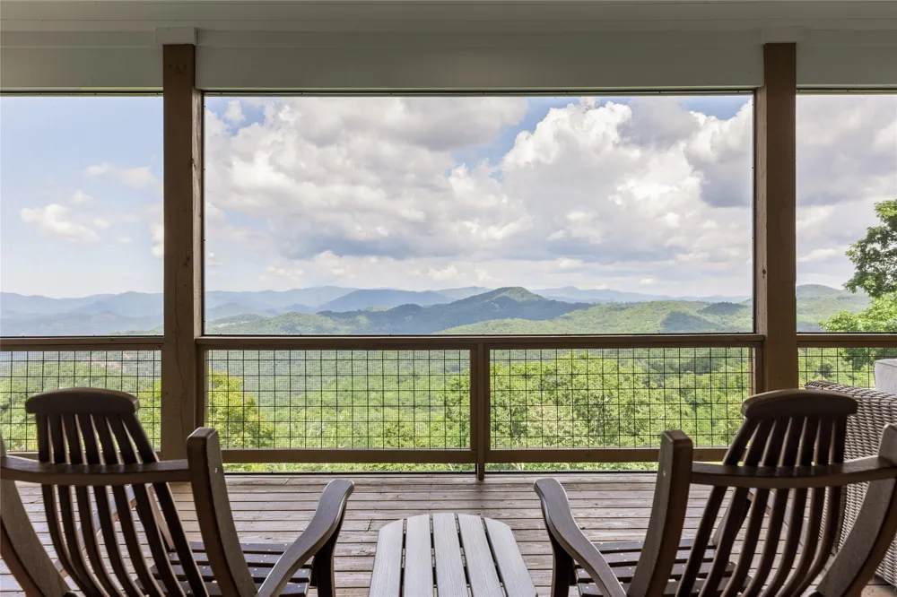 11 Owls Nest Lane Glenville, NC 28736