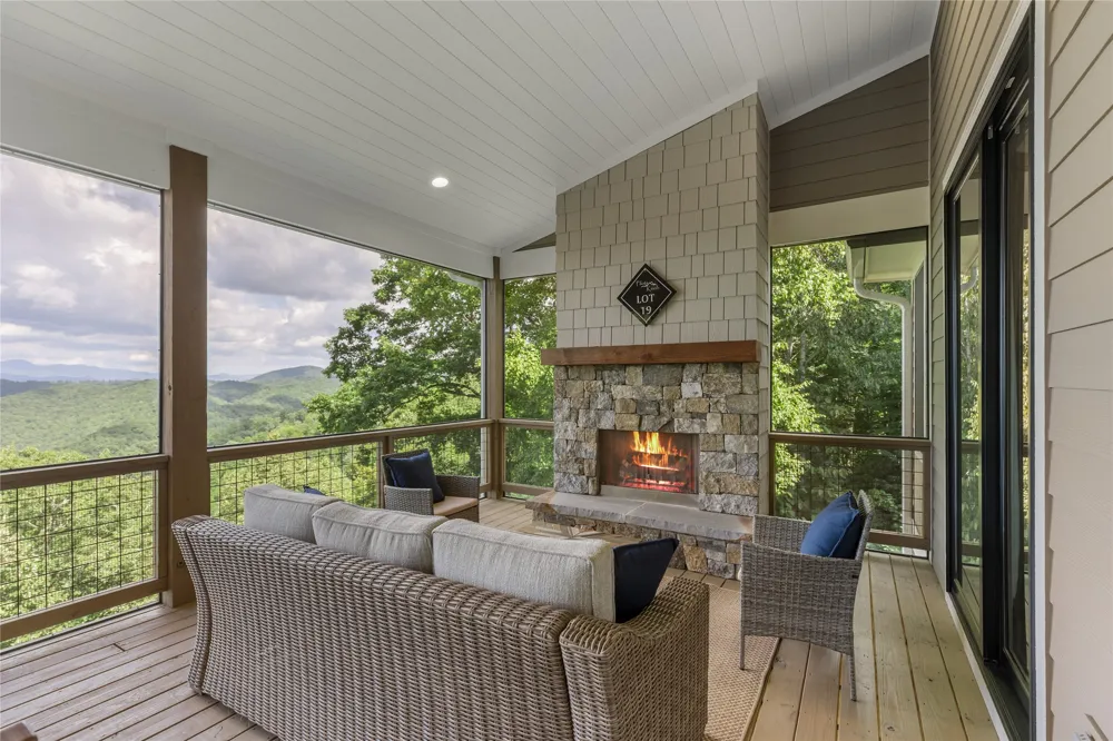 11 Owls Nest Lane Glenville, NC 28736