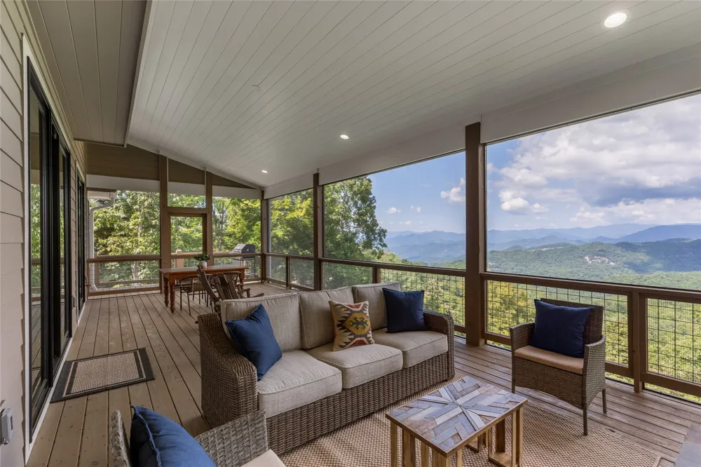 11 Owls Nest Lane Glenville, NC 28736