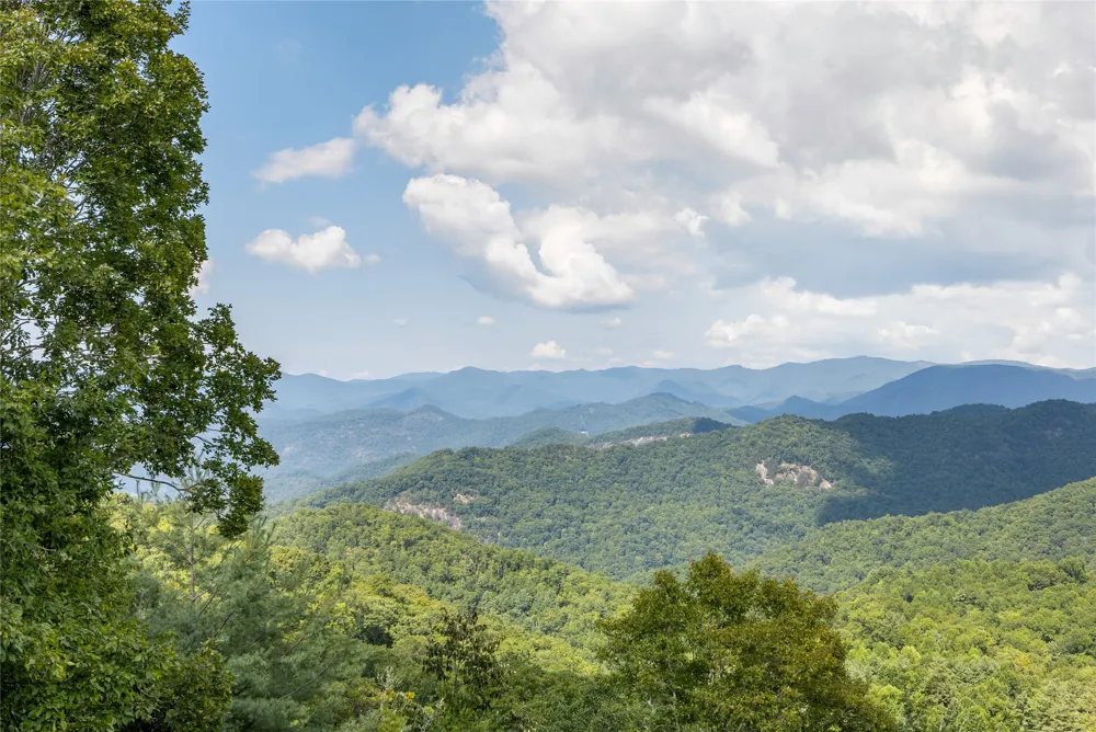 11 Owls Nest Lane Glenville, NC 28736