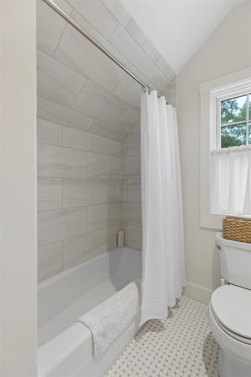 11 Owls Nest Lane Glenville, NC 28736