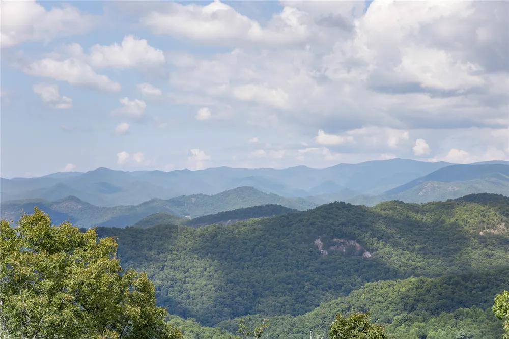 11 Owls Nest Lane Glenville, NC 28736