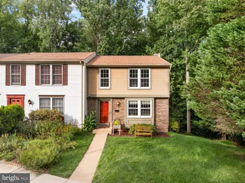 2323 MIDDLE CREEK LANE