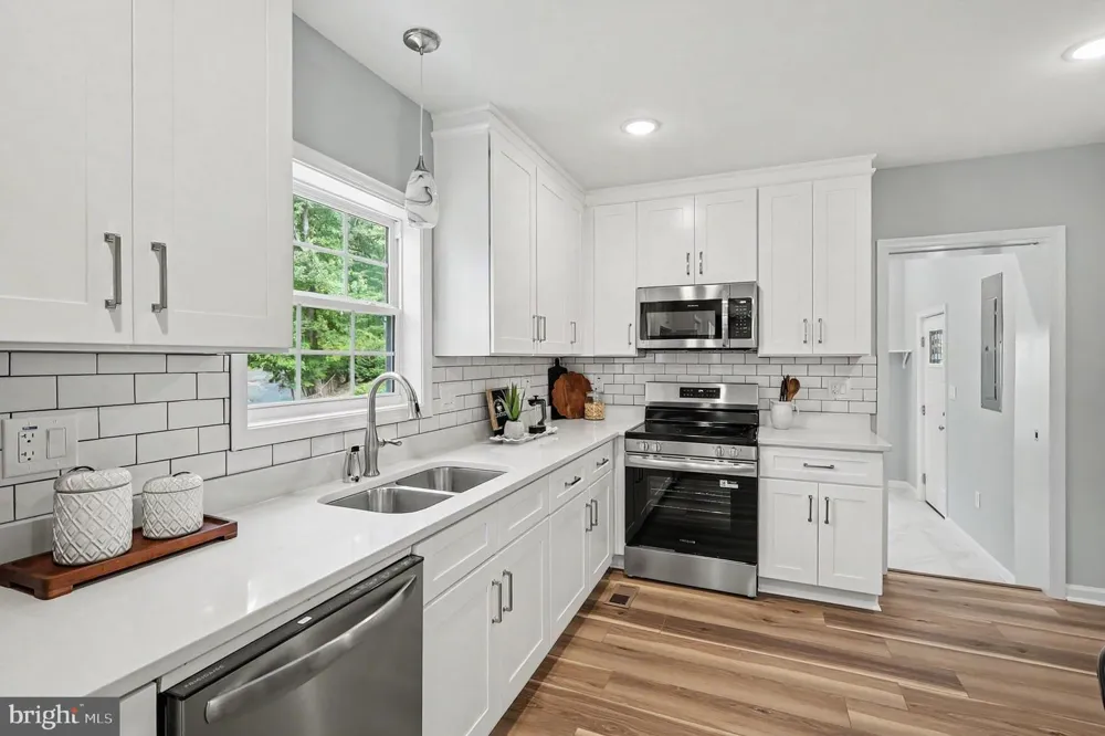 3179 OAKMONT AVENUE Triangle, VA 22172