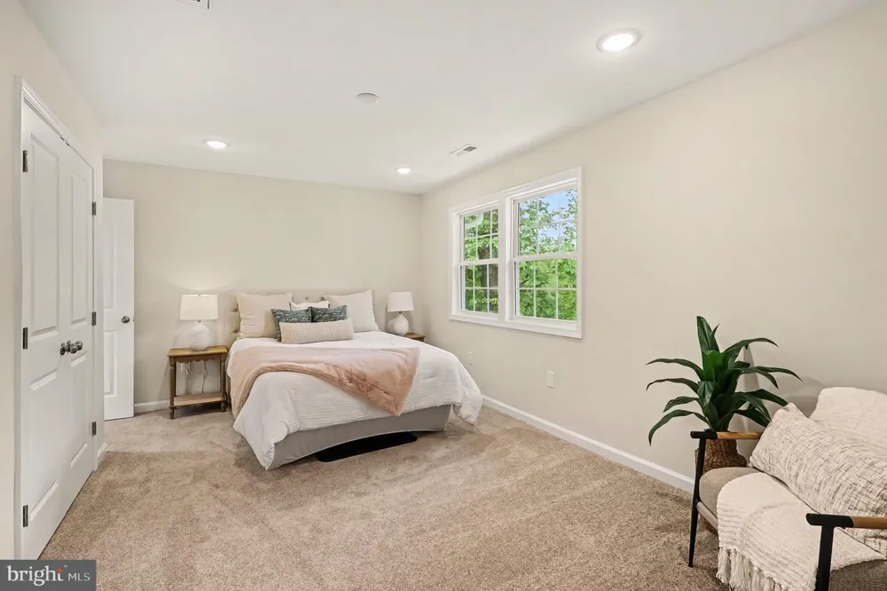 3179 OAKMONT AVENUE Triangle, VA 22172