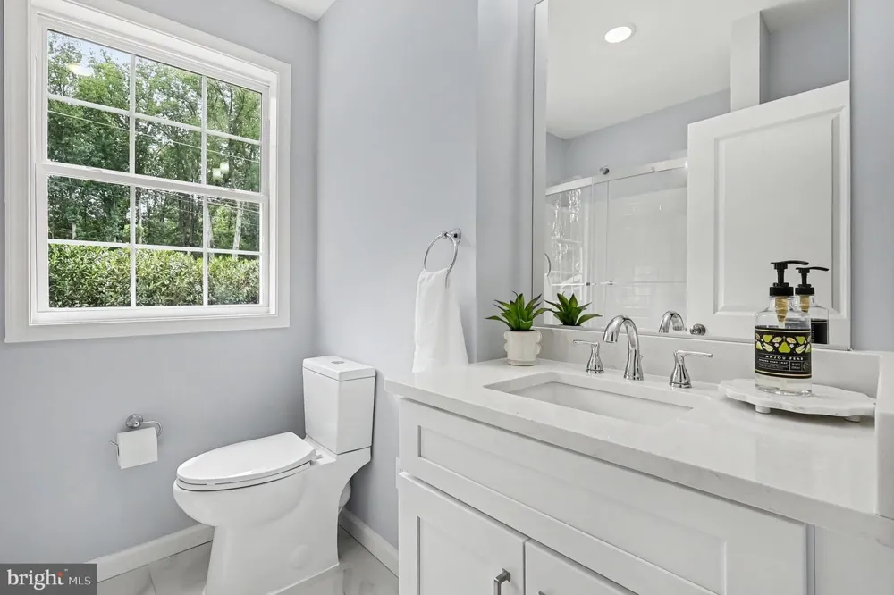 3179 OAKMONT AVENUE Triangle, VA 22172