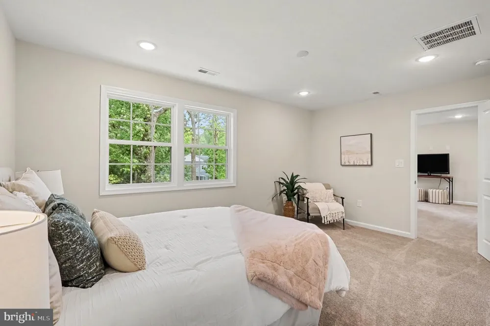 3179 OAKMONT AVENUE Triangle, VA 22172