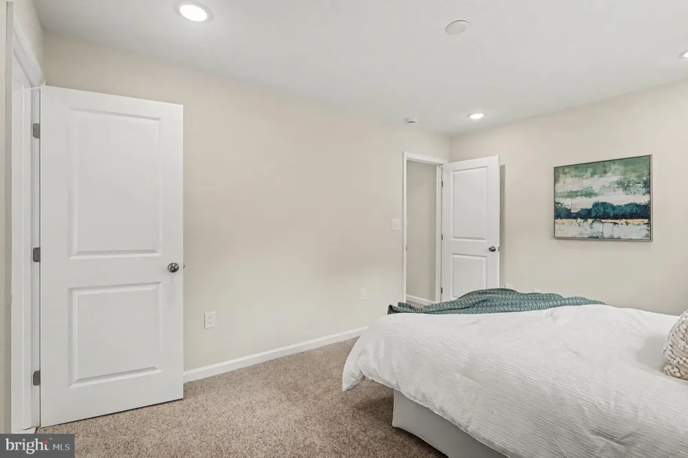 3179 OAKMONT AVENUE Triangle, VA 22172