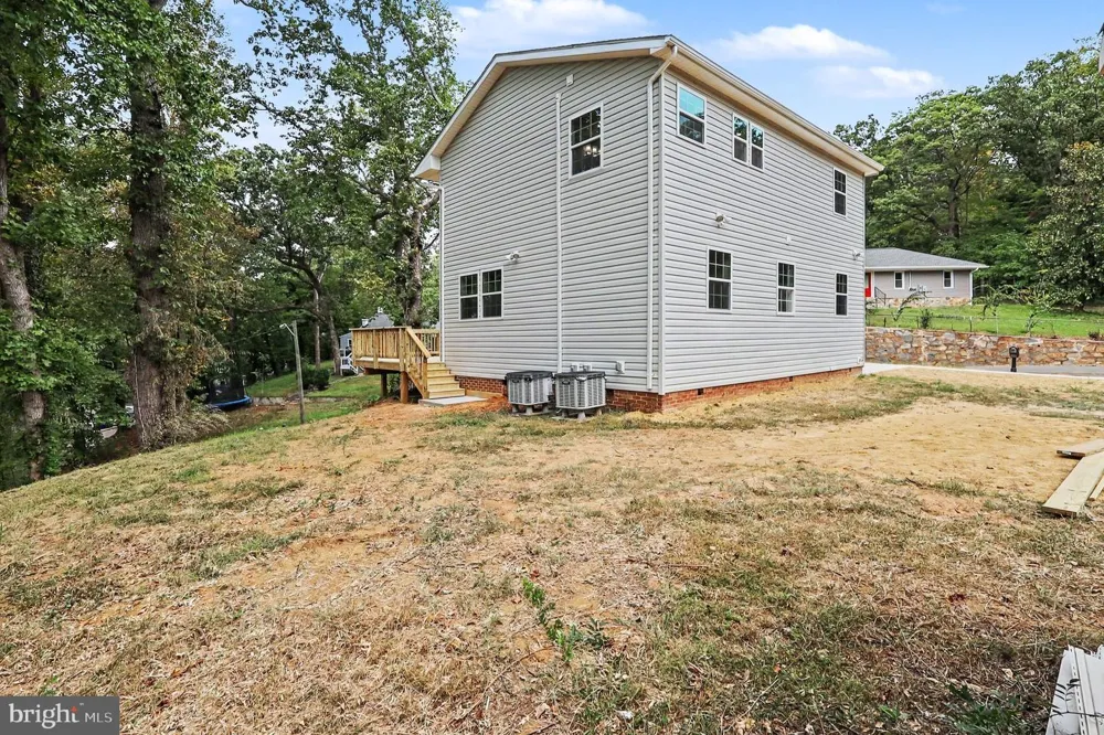 3179 OAKMONT AVENUE Triangle, VA 22172
