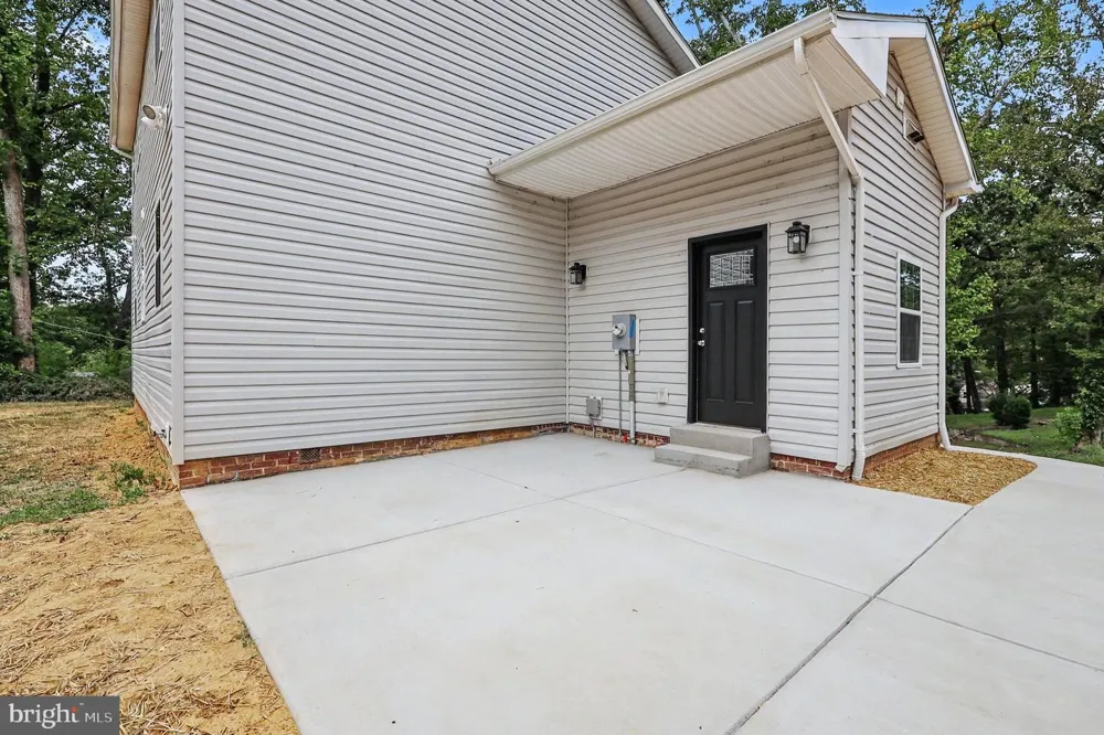 3179 OAKMONT AVENUE Triangle, VA 22172