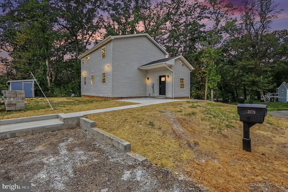 3179 OAKMONT AVENUE Triangle, VA 22172