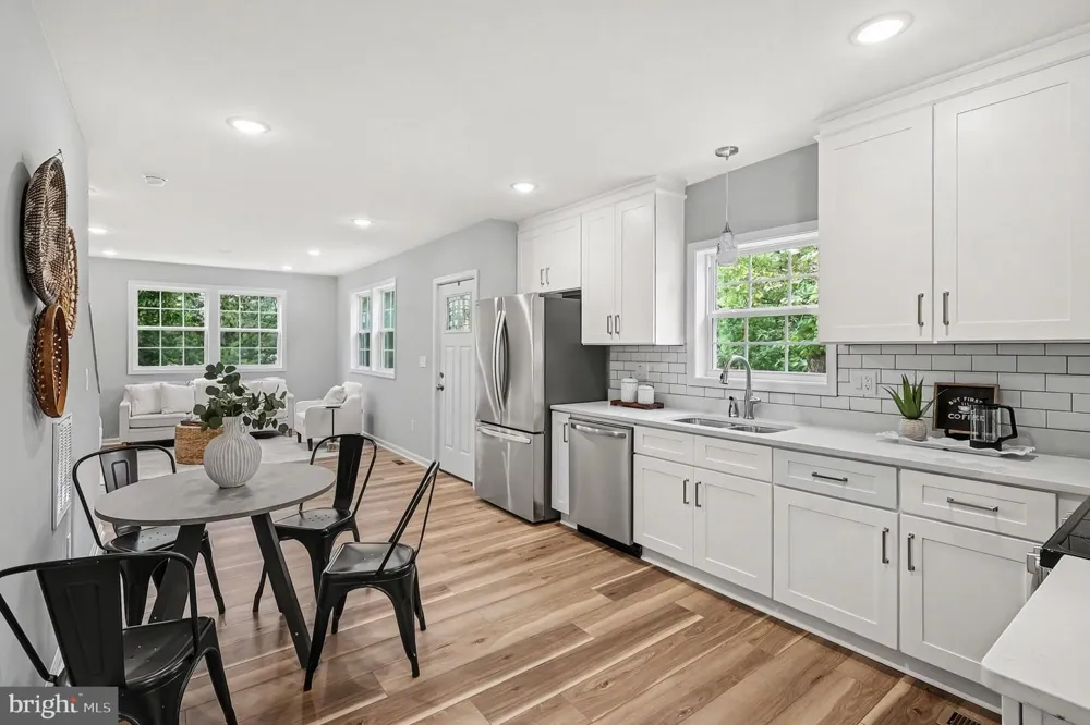 3179 OAKMONT AVENUE Triangle, VA 22172