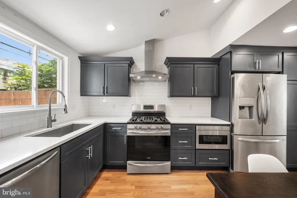 1145 S CLIFTON Philadelphia, PA 19147
