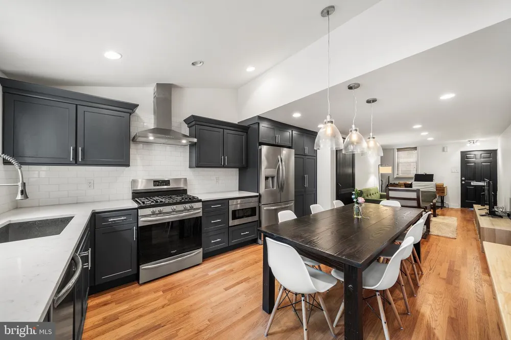 1145 S CLIFTON Philadelphia, PA 19147
