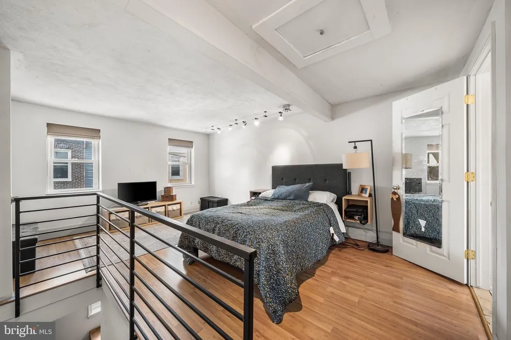 1145 S CLIFTON Philadelphia, PA 19147