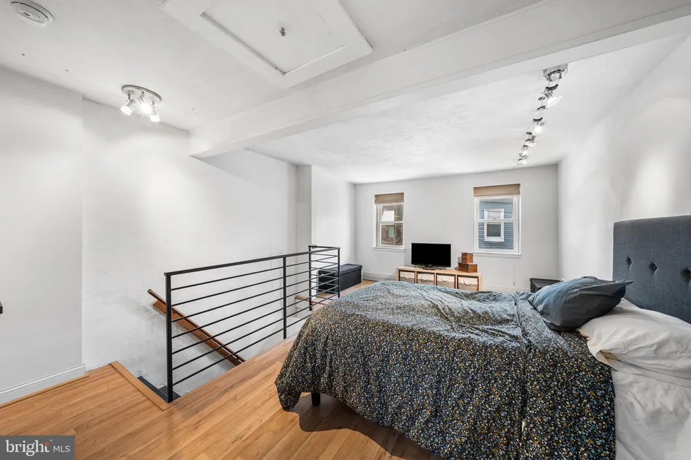 1145 S CLIFTON Philadelphia, PA 19147