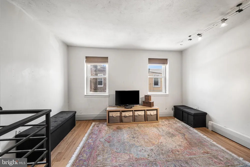 1145 S CLIFTON Philadelphia, PA 19147