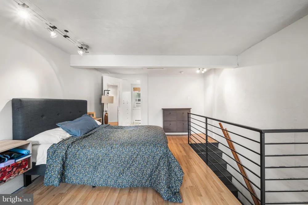 1145 S CLIFTON Philadelphia, PA 19147