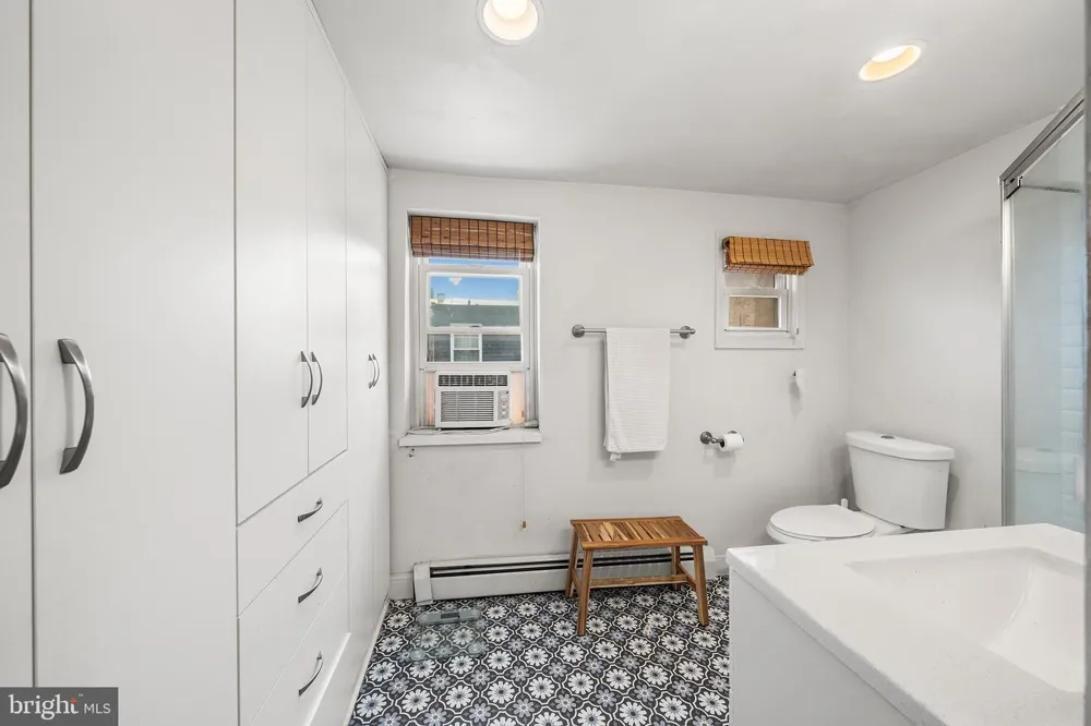 1145 S CLIFTON Philadelphia, PA 19147
