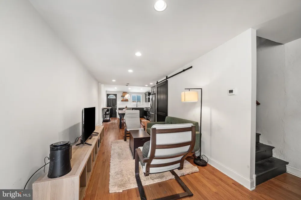 1145 S CLIFTON Philadelphia, PA 19147