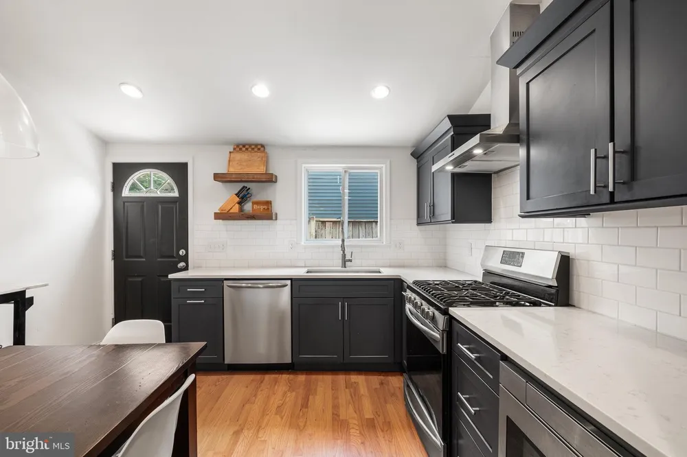 1145 S CLIFTON Philadelphia, PA 19147