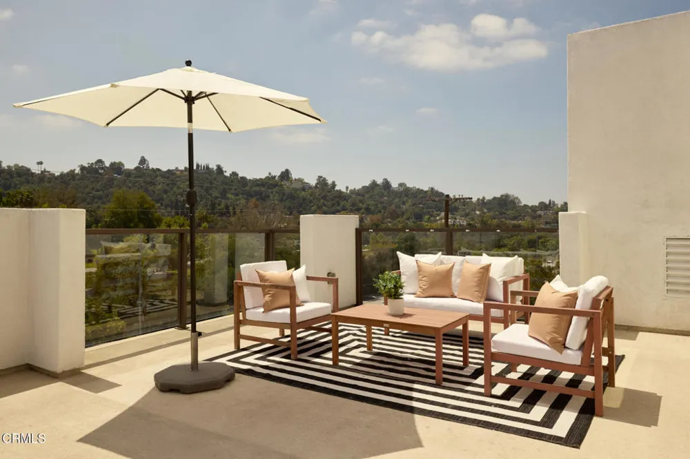 6899 Pollard Street Los Angeles, CA 90042