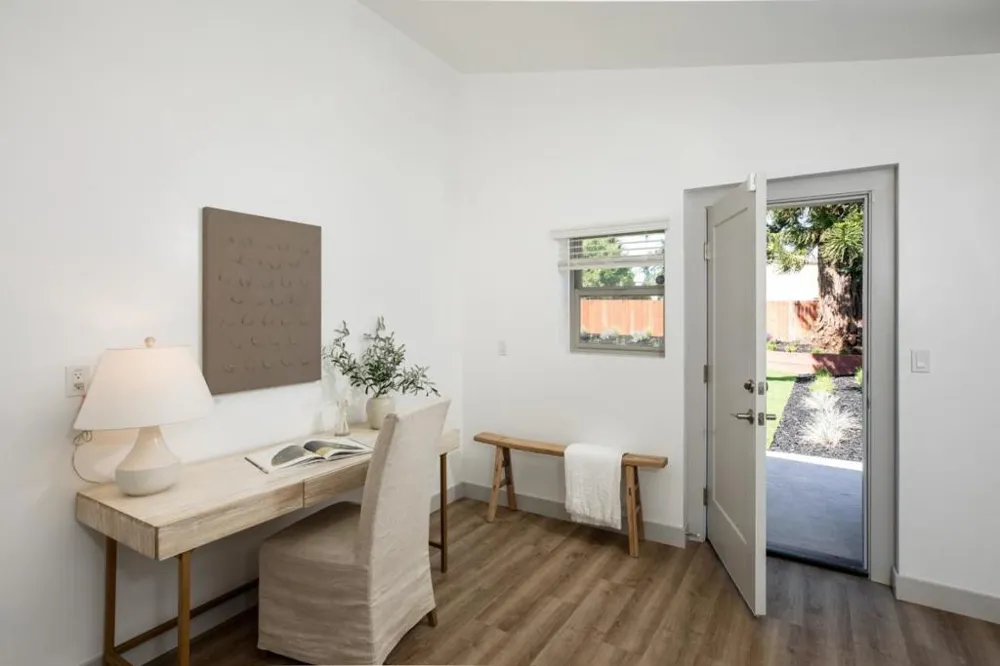 918 San Rafael Avenue Mountain View, CA 94043