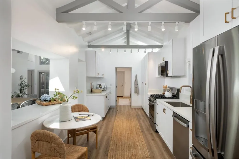 918 San Rafael Avenue Mountain View, CA 94043