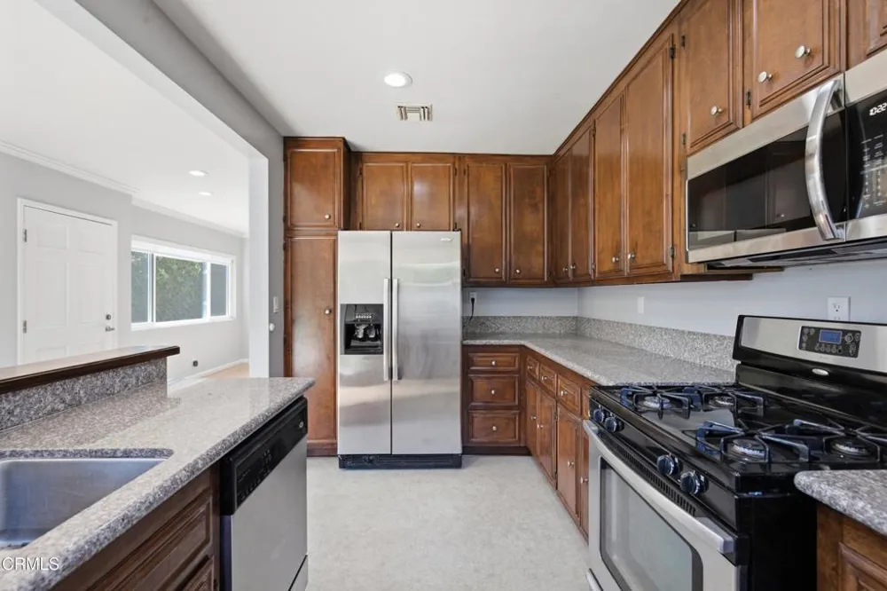 2101 Minoru Drive Altadena, CA 91001