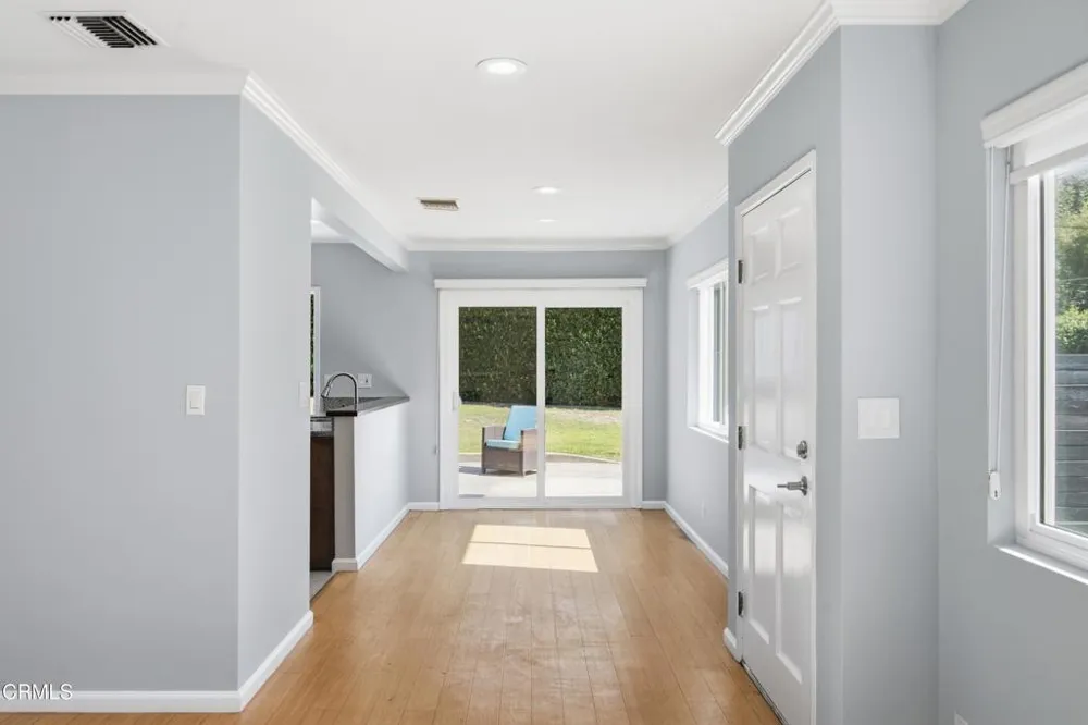 2101 Minoru Drive Altadena, CA 91001