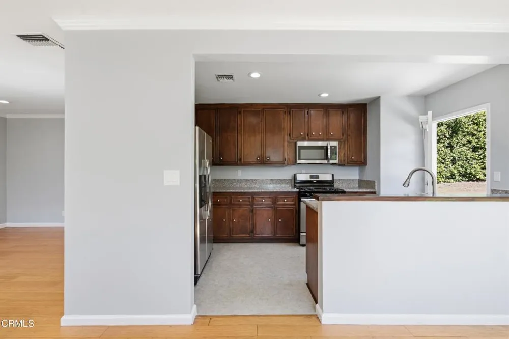 2101 Minoru Drive Altadena, CA 91001